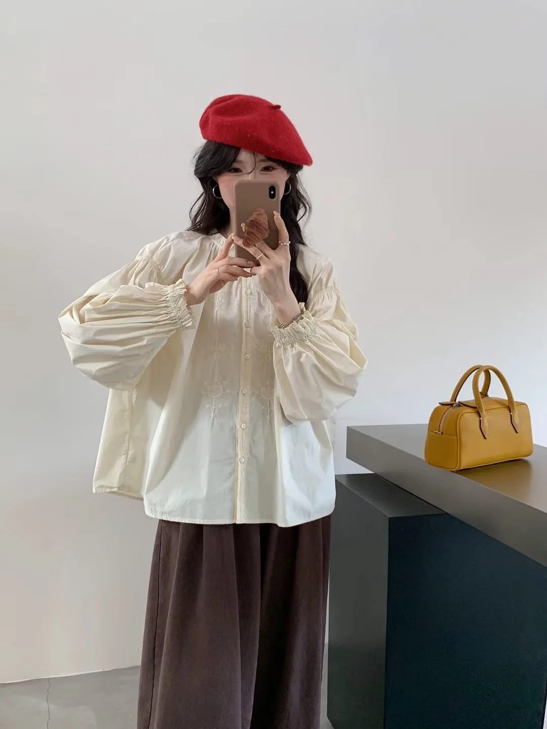 Ele Embroidered Cotton irt Long Lantern Sve Stand Collar Floral Lace Casual Loose Fit Women's Top for Autumn
Ele Embroidered Cotton irt Long Lantern Sve Stand Collar Floral Lace Casual Loose Fit Women's Top for Autumn