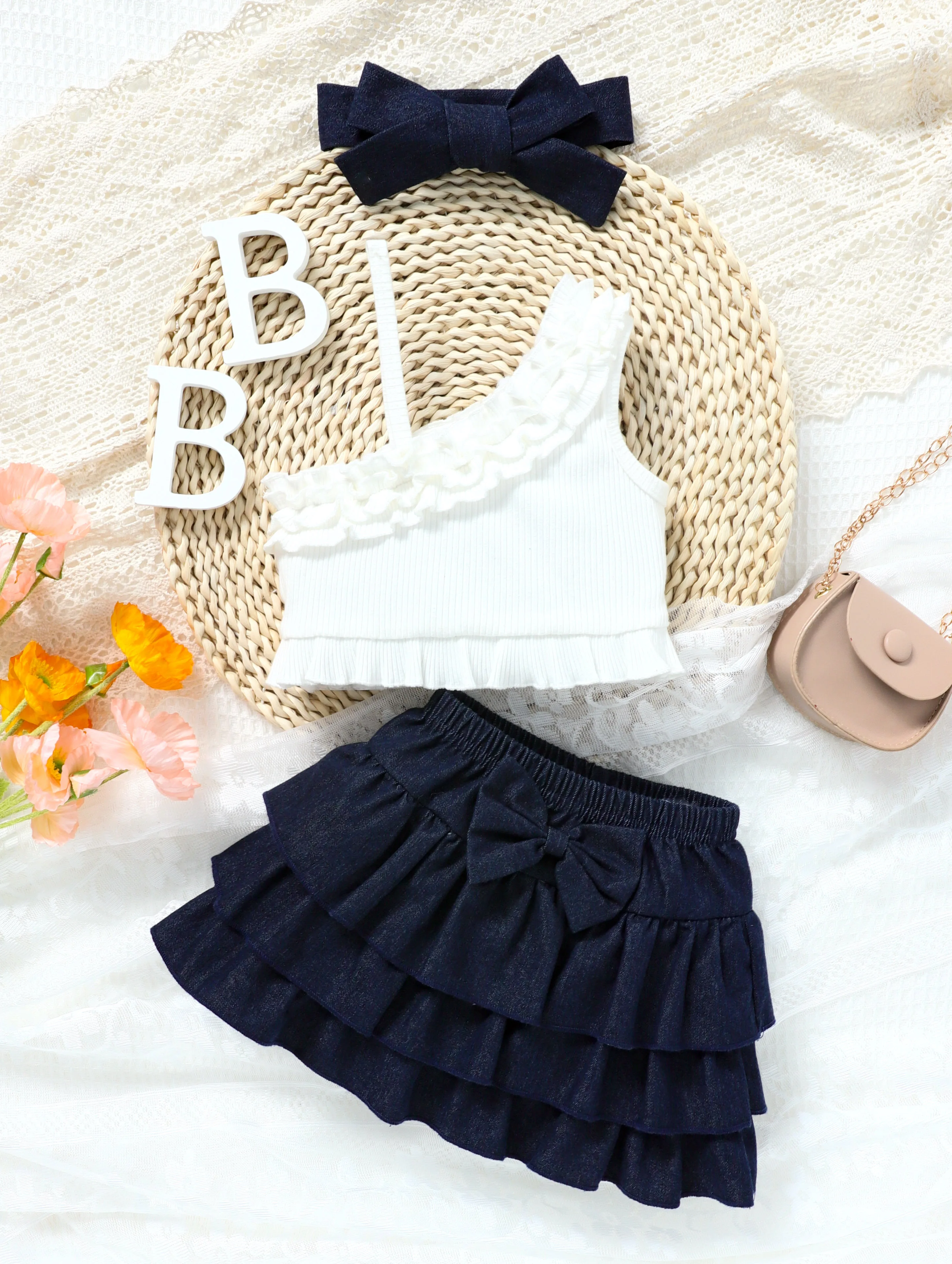 Летний топ с рюшами на бретельках для девочек + черная юбка-тортик, комплект из двух предметов, милый наряд для маленьких девочек, топ с цветочной отделкой, черная тюлевая юбка
Летний топ с рюшами на бретельках для девочек + черная юбка-тортик, комплект из двух предметов, милый наряд для маленьких девочек, топ с цветочной отделкой, черная тюлевая юбка