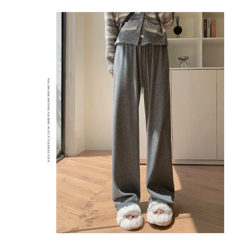 Женские весенние, осенние и зимние новые флисовые брюки с клейким рисом, миниатюрные повседневные драпированные прямые широкие брюки с высокой талией
Женские весенние, осенние и зимние новые флисовые брюки с клейким рисом, миниатюрные повседневные драпированные прямые широкие брюки с высокой талией