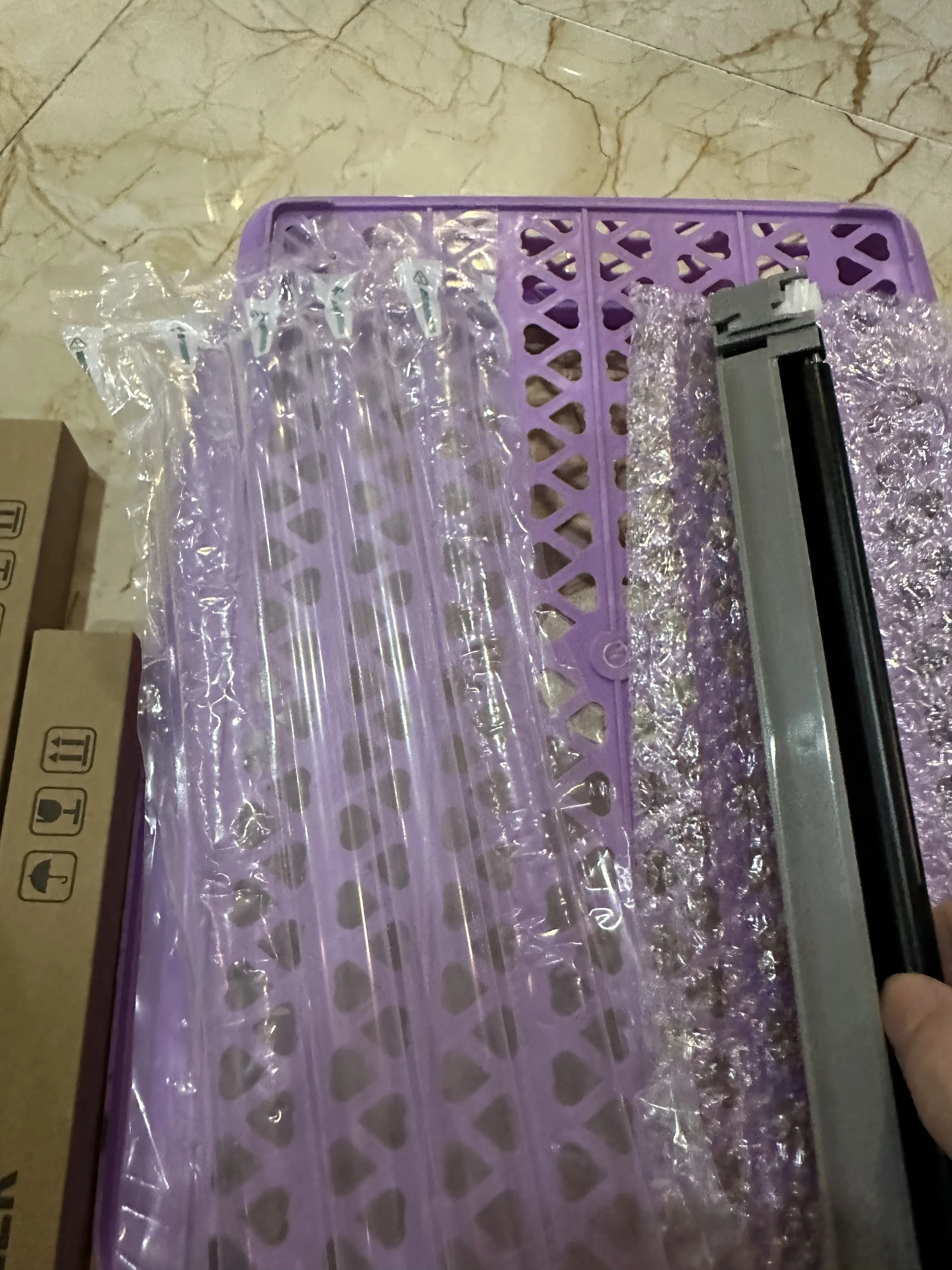 Основный зарядный ролик MC-3100 в сборе для KYOCERA M3040 M3145 M3540 M3550 M3560 M3645 M3655 M3660 P3045 P3050 P3055 P3060 P3145
Основный зарядный ролик MC-3100 в сборе для KYOCERA M3040 M3145 M3540 M3550 M3560 M3645 M3655 M3660 P3045 P3050 P3055 P3060 P3145
