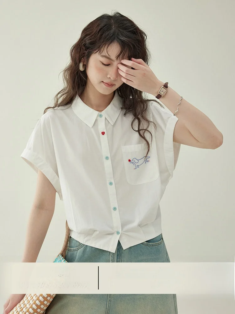 AMUU Original Neck Short Sleeve White Shirt Women's Summer Design Sense Embroidered Buttons Korean Style Loose Fit
AMUU Original Neck Short Sleeve White Shirt Women's Summer Design Sense Embroidered Buttons Korean Style Loose Fit
