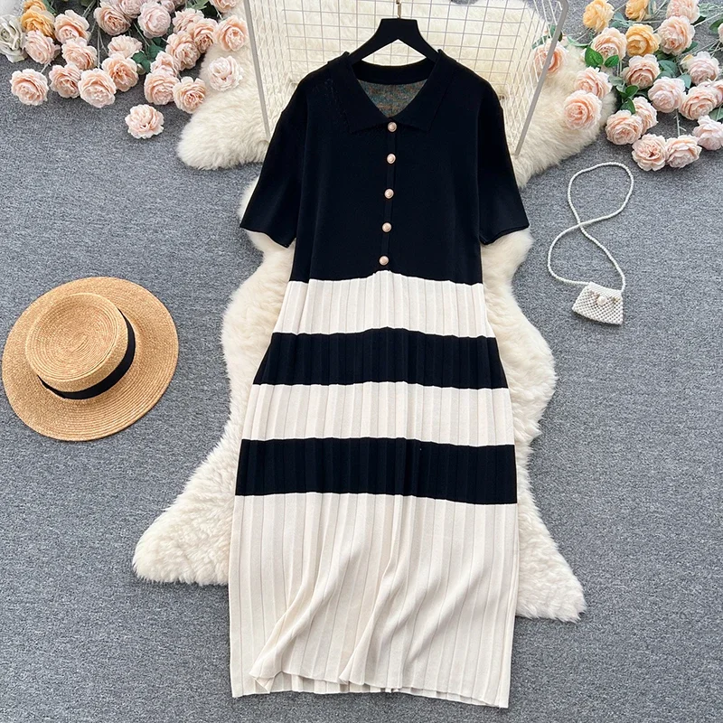 Women Summer Casual Loose Thin Set POLO Collar Contrast Color Stripes Short Sleeved Knit Pullovers+Elastic Solid Wide Leg Pants
Women Summer Casual Loose Thin Set POLO Collar Contrast Color Stripes Short Sleeved Knit Pullovers+Elastic Solid Wide Leg Pants