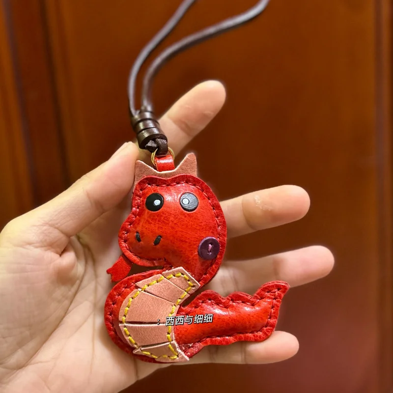 Top Layer Cowhide New Snake Bag Pendant Car Keychain Zodiac Snake Creative Gift Cute Bag
Top Layer Cowhide New Snake Bag Pendant Car Keychain Zodiac Snake Creative Gift Cute Bag