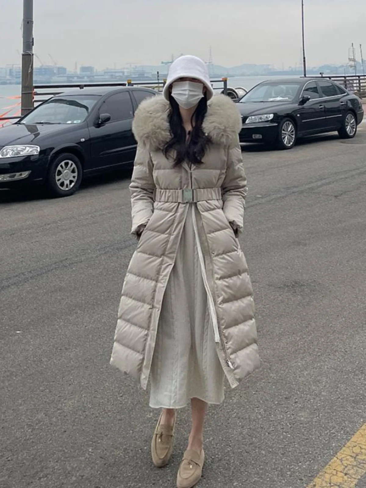 Thickened Long down Jacket Women's 2024 New Korean Style Large Fur Collar Hooded White Duck down Slim Belted Knee-Length Coat
Thickened Long down Jacket Women's 2024 New Korean Style Large Fur Collar Hooded White Duck down Slim Belted Knee-Length Coat