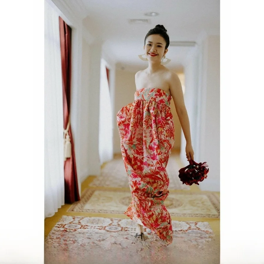 Red Print Morning Robe Dress Winni Celh Beach Long Skirt High Waist Polyester Fiber Sleeveless Summer Dress for Ladies
Red Print Morning Robe Dress Winni Celh Beach Long Skirt High Waist Polyester Fiber Sleeveless Summer Dress for Ladies