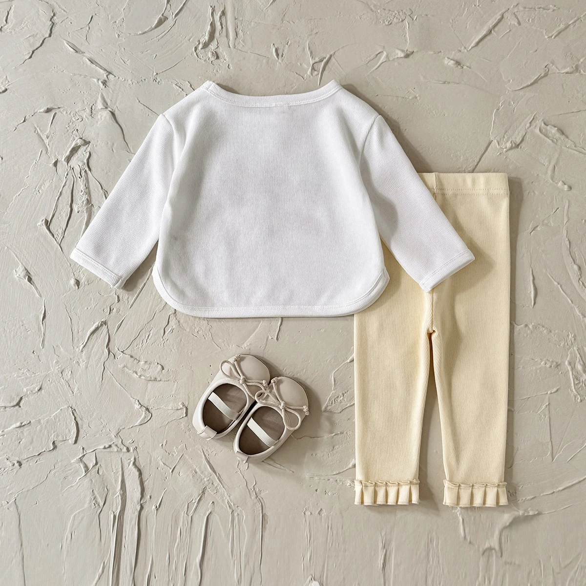 Autumn Toddler Baby Girls Outfit Three Sweet Tube Patchwork Long Sleeve Sweatshirt Elastic Waist Pants Spring Baby Sets
Autumn Toddler Baby Girls Outfit Three Sweet Tube Patchwork Long Sleeve Sweatshirt Elastic Waist Pants Spring Baby Sets