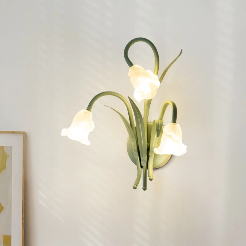 French pastoral cream style bedside lamp wall lamp creative flower background wall American vintage Internet living room lamp
French pastoral cream style bedside lamp wall lamp creative flower background wall American vintage Internet living room lamp