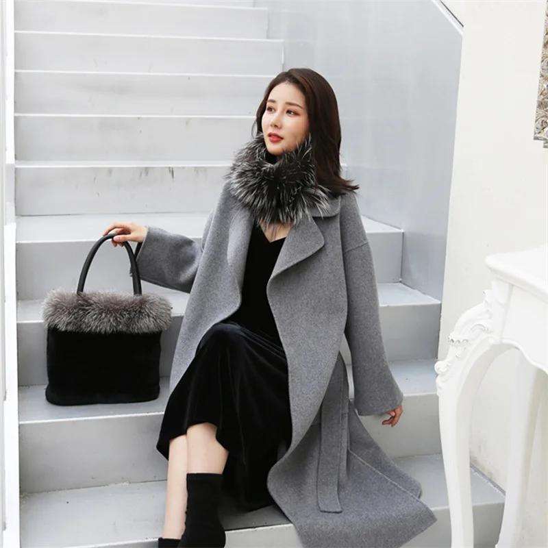 New Otter Rabbit Fur Handbag For Women's Luxury Designer Fox Fur Bag For Women's New Tote Bag Free Shipping
New Otter Rabbit Fur Handbag For Women's Luxury Designer Fox Fur Bag For Women's New Tote Bag Free Shipping