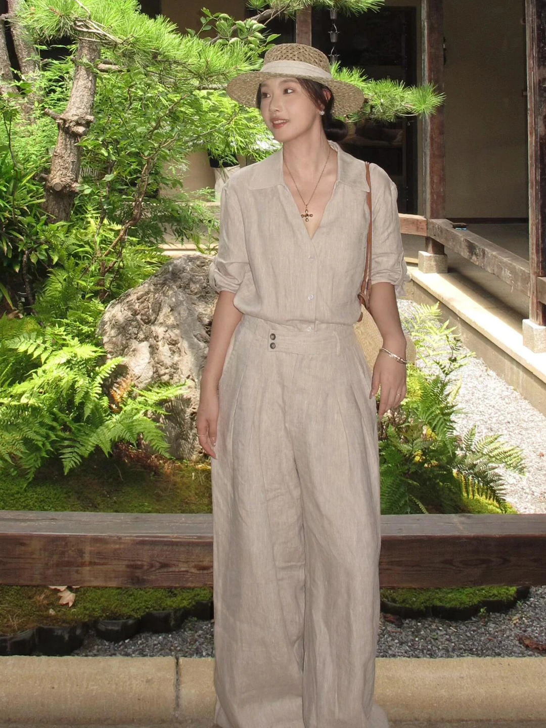 Casual V-Neck Two-Piece Set Women's Loose Shirt And Pants Loose Feeling Summer Fashion Ensemble High Waist Long Pants
Casual V-Neck Two-Piece Set Women's Loose Shirt And Pants Loose Feeling Summer Fashion Ensemble High Waist Long Pants