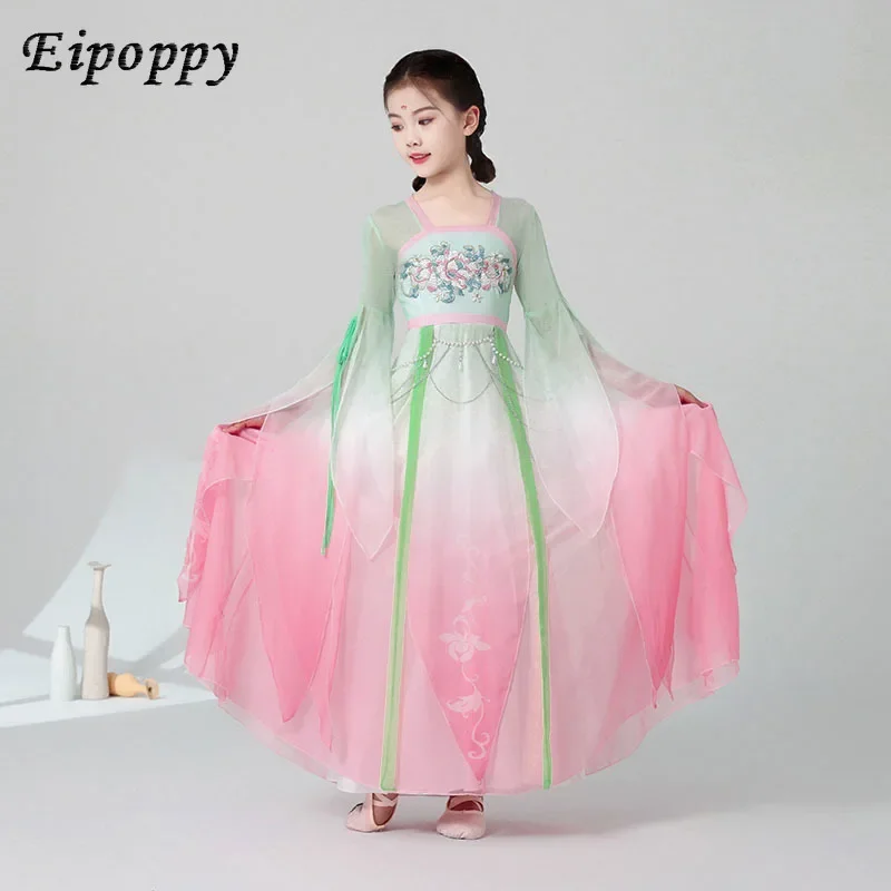 Classical dance performance costumes with warm spring atmosphere and strong Chinese dance
Classical dance performance costumes with warm spring atmosphere and strong Chinese dance