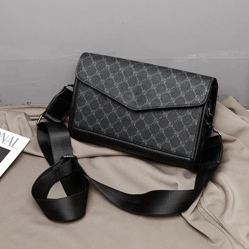 Retro Plaid Print Crossbody Bag Men Shoulder Bags Fashion Design Flap Men's Crossbody Bag Luxury Square Shoulder Messenger Bag
Retro Plaid Print Crossbody Bag Men Shoulder Bags Fashion Design Flap Men's Crossbody Bag Luxury Square Shoulder Messenger Bag