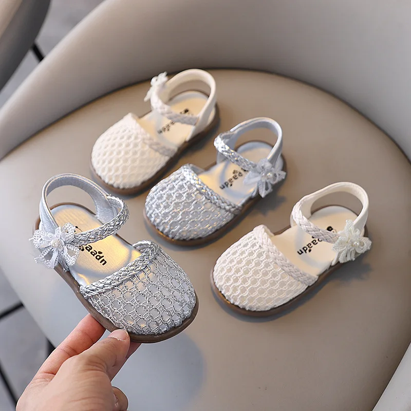 Toddler Girls Princess Leather Sandals with Cute Bow 2026 New Summer Kids Party Shoes Soft Sole Simple Classic Elegant Mary Jane
Toddler Girls Princess Leather Sandals with Cute Bow 2026 New Summer Kids Party Shoes Soft Sole Simple Classic Elegant Mary Jane