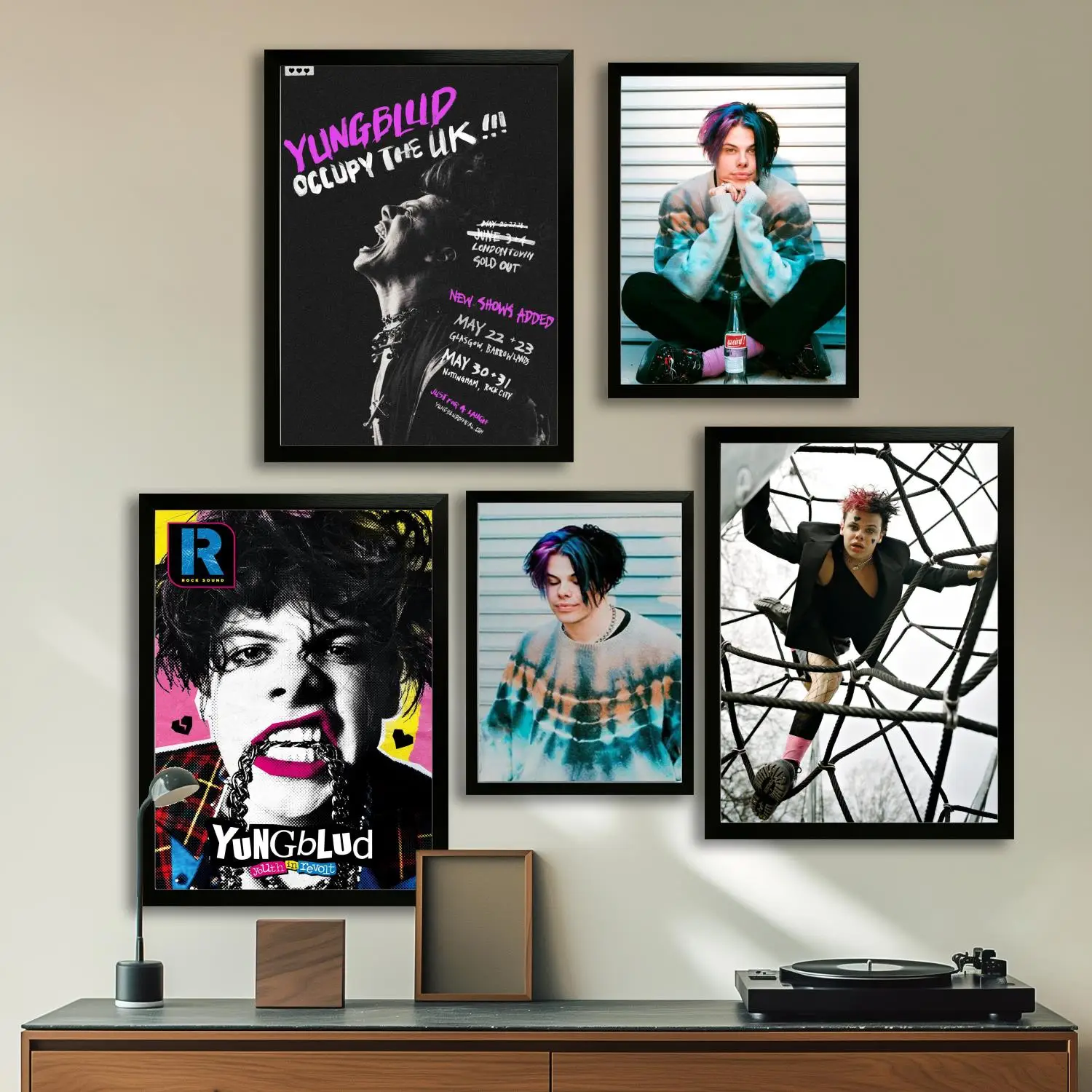 yungblud Canvas Art Poster and Wall Art Picture Print, Modern Family Bedroom Decor Posters,Decorative painting
yungblud Canvas Art Poster and Wall Art Picture Print, Modern Family Bedroom Decor Posters,Decorative painting