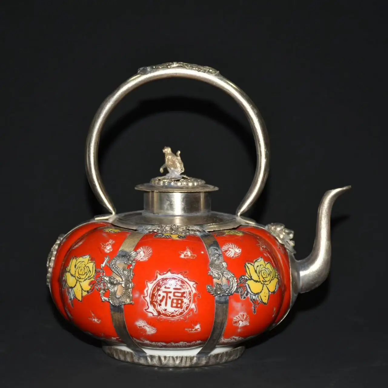 Very rare Qing Dynasty silver&porcelain colour glaze teapot,Free shipping
Very rare Qing Dynasty silver&porcelain colour glaze teapot,Free shipping