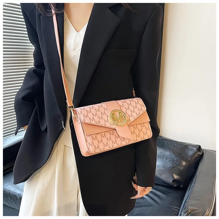 2025 Fall Aesthetic Shoulder Bag Trendy Crossbody Purse for Women Fashion Commuter Tote Chic Day-to-Night Bag Stylish Sling Bag
2025 Fall Aesthetic Shoulder Bag Trendy Crossbody Purse for Women Fashion Commuter Tote Chic Day-to-Night Bag Stylish Sling Bag