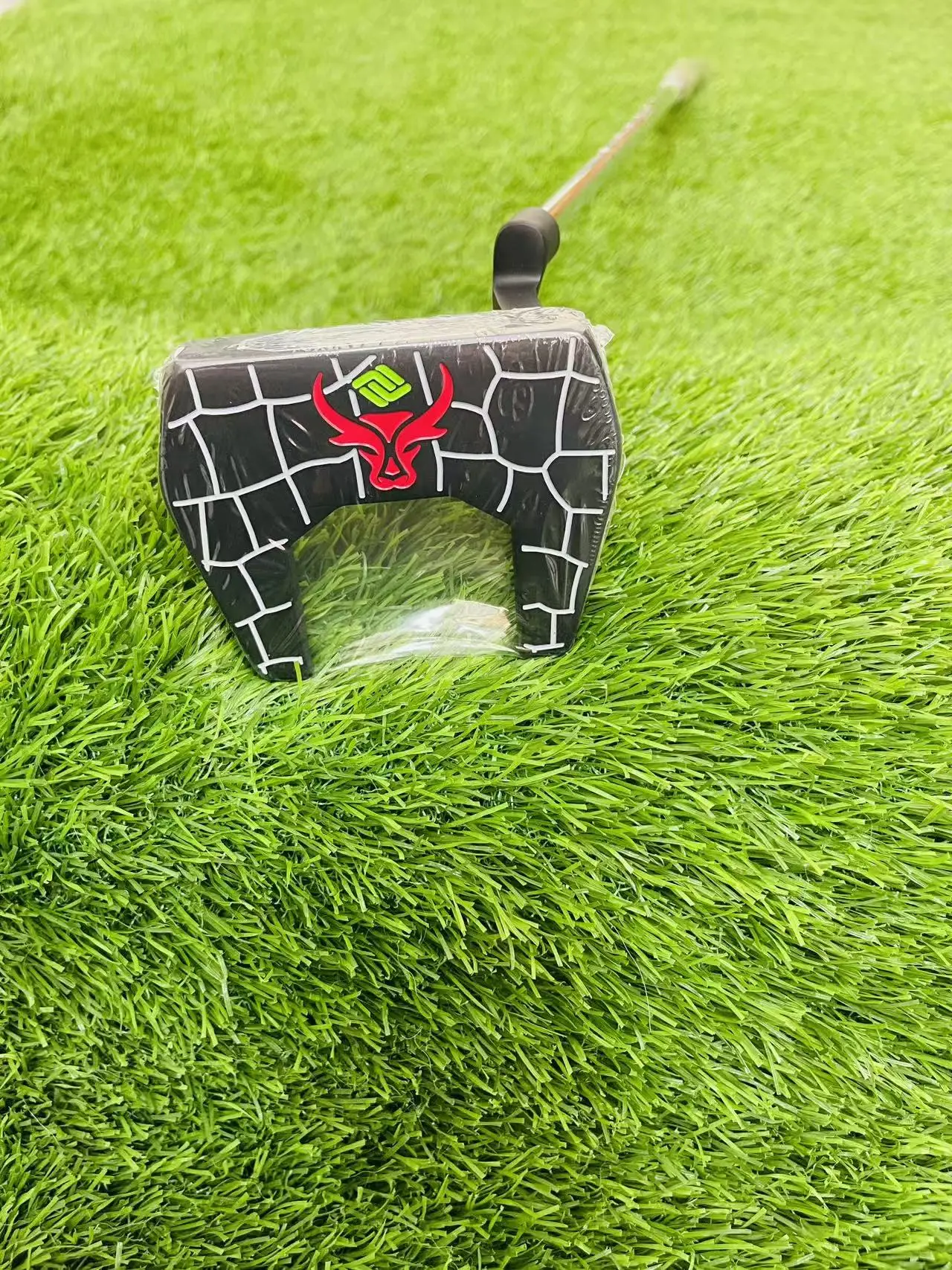 Red Bull Head Golf Putter, Zinc Alloy Construction with Solid Feel & Clear Feedback
Red Bull Head Golf Putter, Zinc Alloy Construction with Solid Feel & Clear Feedback