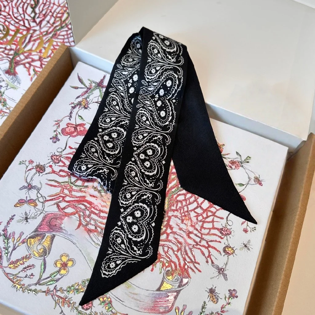 Hot Selling Twilly Scarf Classic Paisley Pattern Narrow Silk Scarf Black and White Multifunctional Decorative Ribbon Headband
Hot Selling Twilly Scarf Classic Paisley Pattern Narrow Silk Scarf Black and White Multifunctional Decorative Ribbon Headband