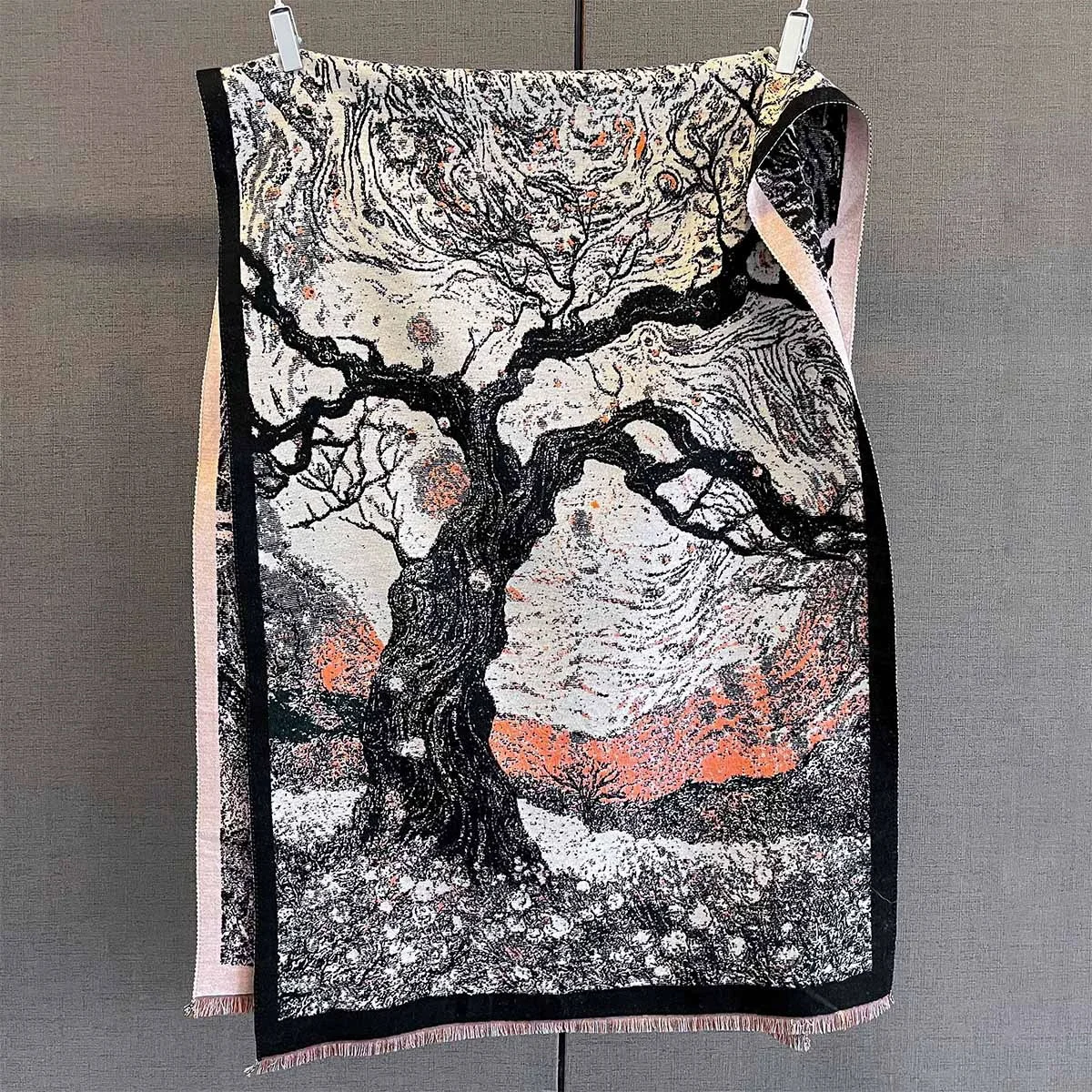 Новый брендовый элегантный шарф с двусторонним принтом, мягкая теплая шаль из пашмины с бахромой, осенне-зимнее уличное холодостойкое ветрозащитное одеяло
Новый брендовый элегантный шарф с двусторонним принтом, мягкая теплая шаль из пашмины с бахромой, осенне-зимнее уличное холодостойкое ветрозащитное одеяло