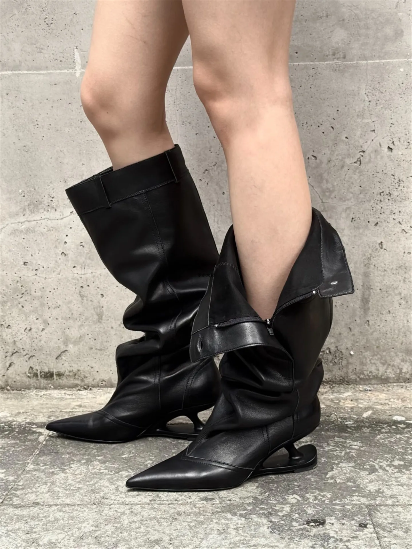 Black Pointed Toe Wide Tube Booties 2026 Summer Fashion High Heels Spike Heel Design Sensation Slimming Long Boots
Black Pointed Toe Wide Tube Booties 2026 Summer Fashion High Heels Spike Heel Design Sensation Slimming Long Boots