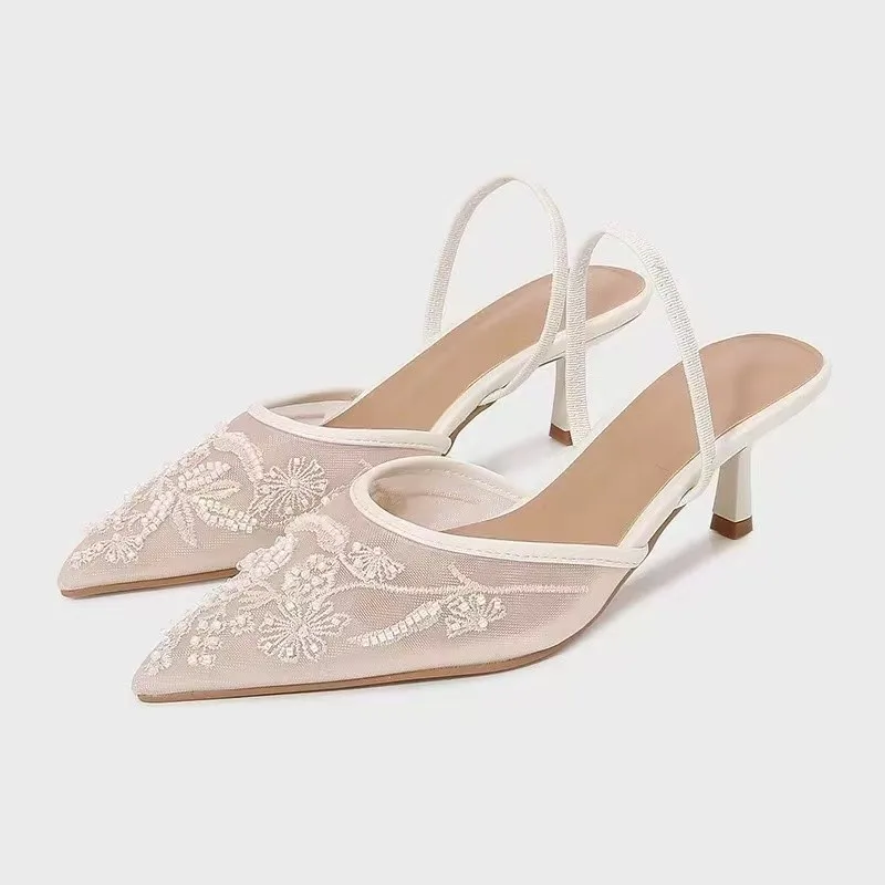 Новые летние женские туфли-мюли белого цвета с вышивкой, сетчатые, на шпильке, с открытым задником и заостренным носком, с ремешком на пятке
Новые летние женские туфли-мюли белого цвета с вышивкой, сетчатые, на шпильке, с открытым задником и заостренным носком, с ремешком на пятке