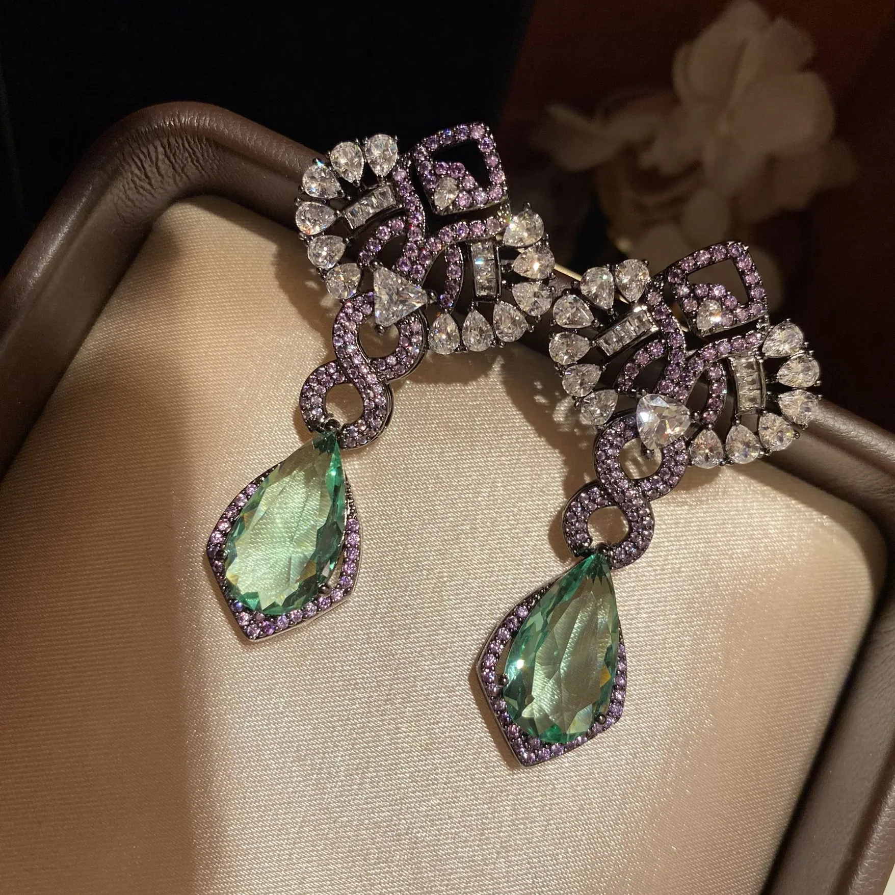 Emerald Teardrop Hollow Floral Patterned Colorful Gemstone Earrings Jewelry for Women
Emerald Teardrop Hollow Floral Patterned Colorful Gemstone Earrings Jewelry for Women