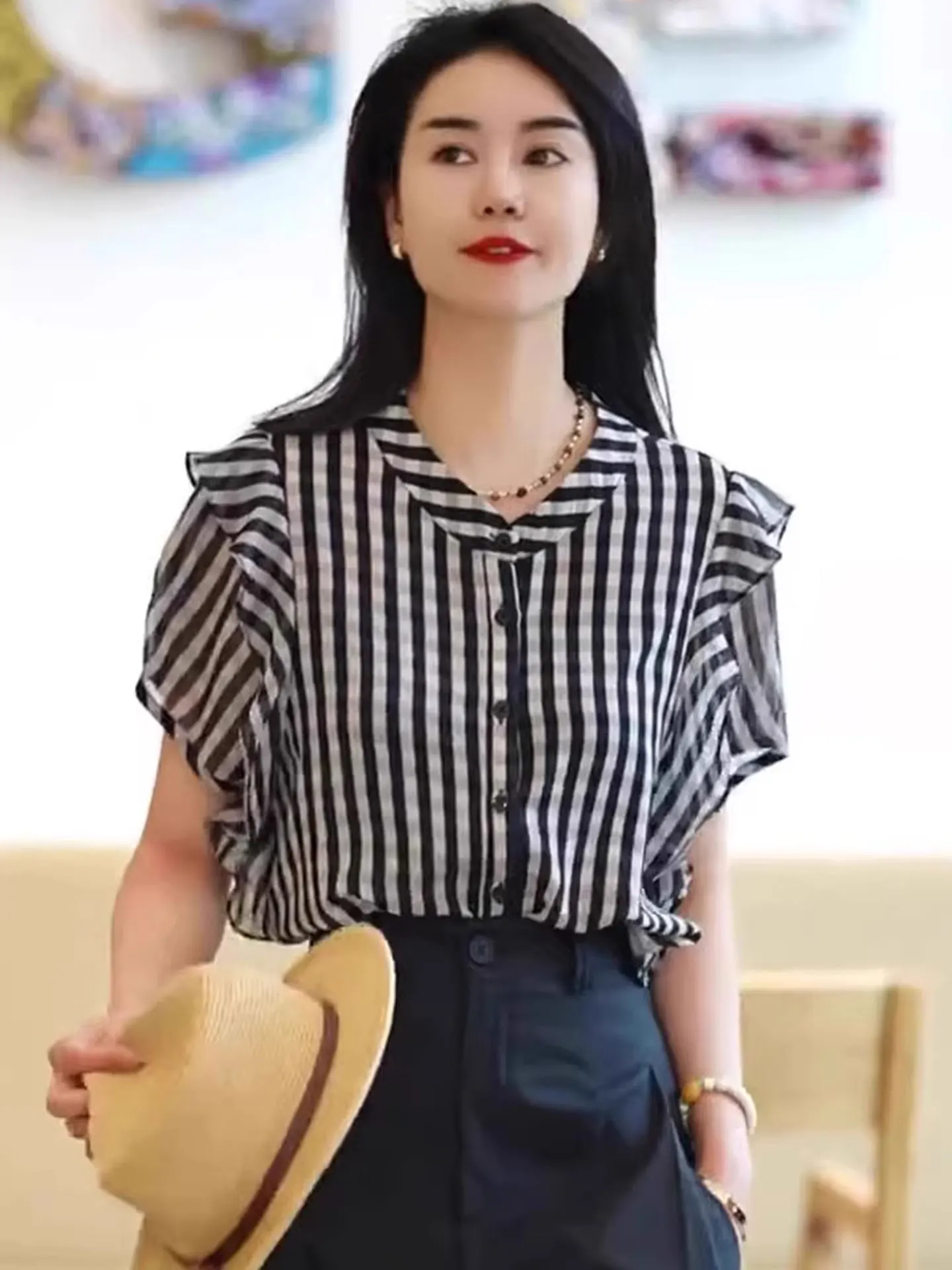 Женская шифоновая блузка Ele Color Blo ort Sve с одной пуговицей, в корейском стиле, прямого кроя, летний топ для офиса, модная новинка
Женская шифоновая блузка Ele Color Blo ort Sve с одной пуговицей, в корейском стиле, прямого кроя, летний топ для офиса, модная новинка