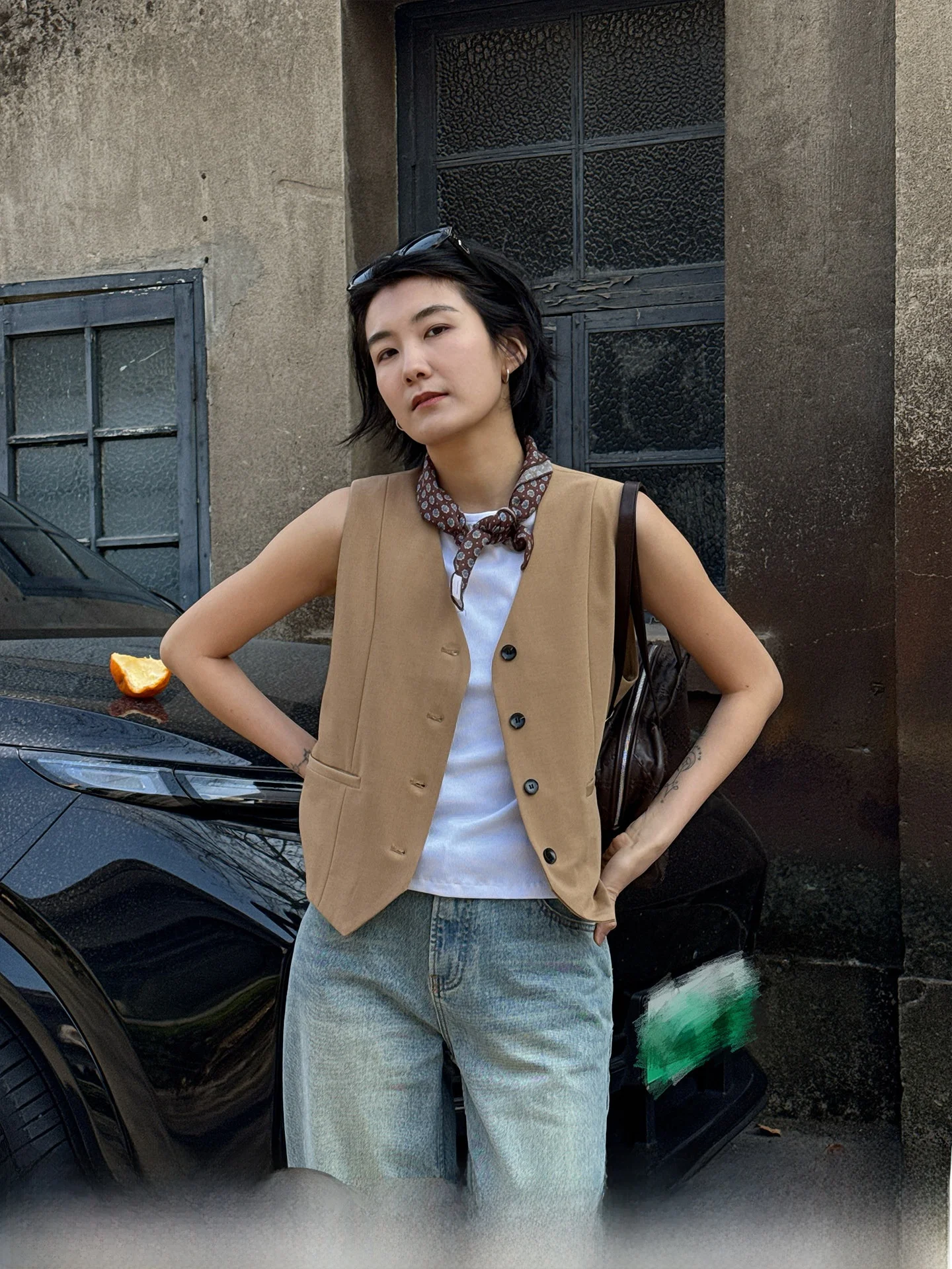 Khaki V-neck Woolen Casual Vest Women's Spring Summer New Style Langqing Commute Style Fashionable Cardigan Backless Top
Khaki V-neck Woolen Casual Vest Women's Spring Summer New Style Langqing Commute Style Fashionable Cardigan Backless Top