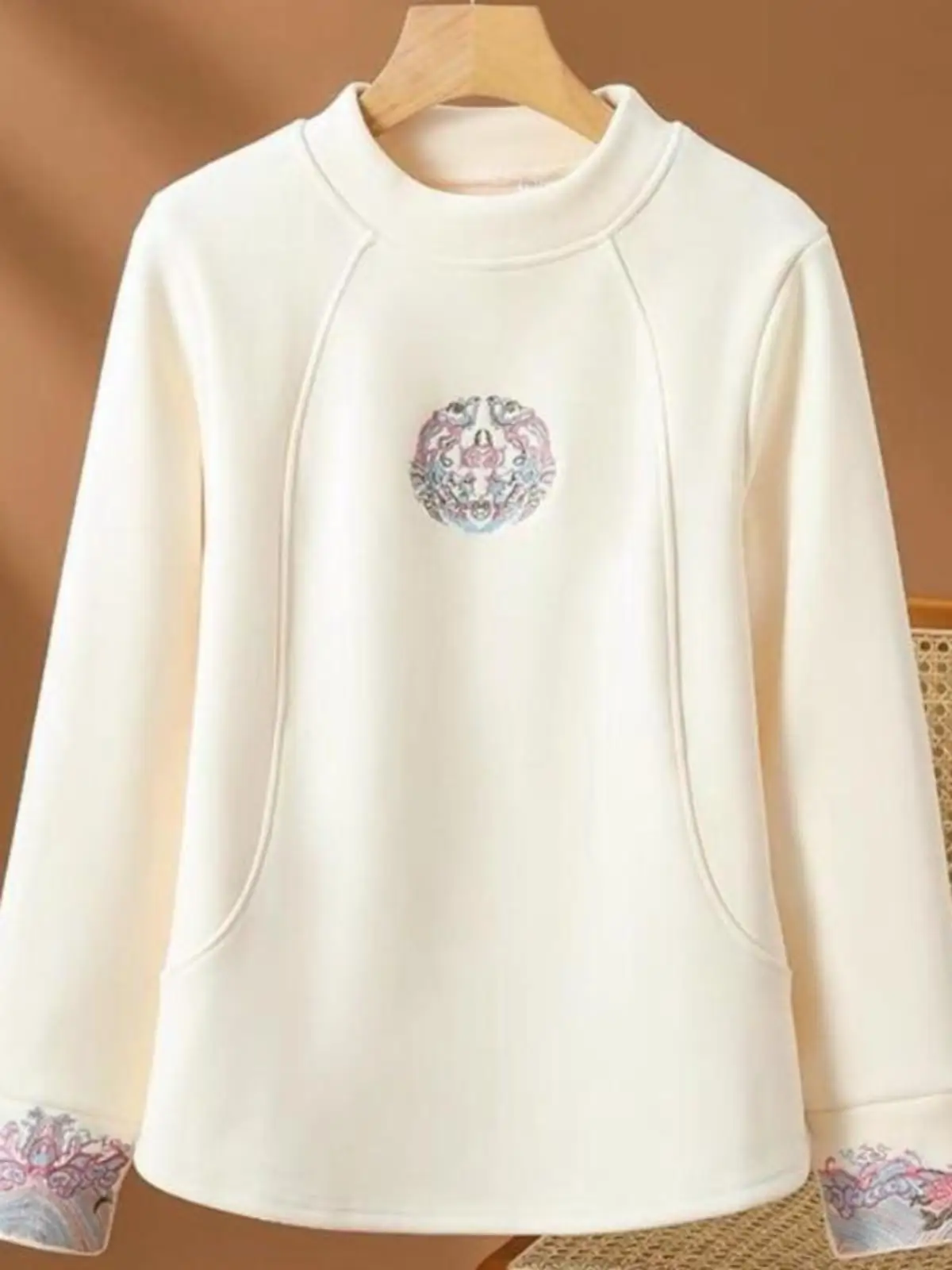 Long Sleeve Thermal Base Layer Shirt Casual Versatile Women's T-Shirt Dervo Chinese Style National Trend 2024 Spring Autumn N...
Long Sleeve Thermal Base Layer Shirt Casual Versatile Women's T-Shirt Dervo Chinese Style National Trend 2024 Spring Autumn N...