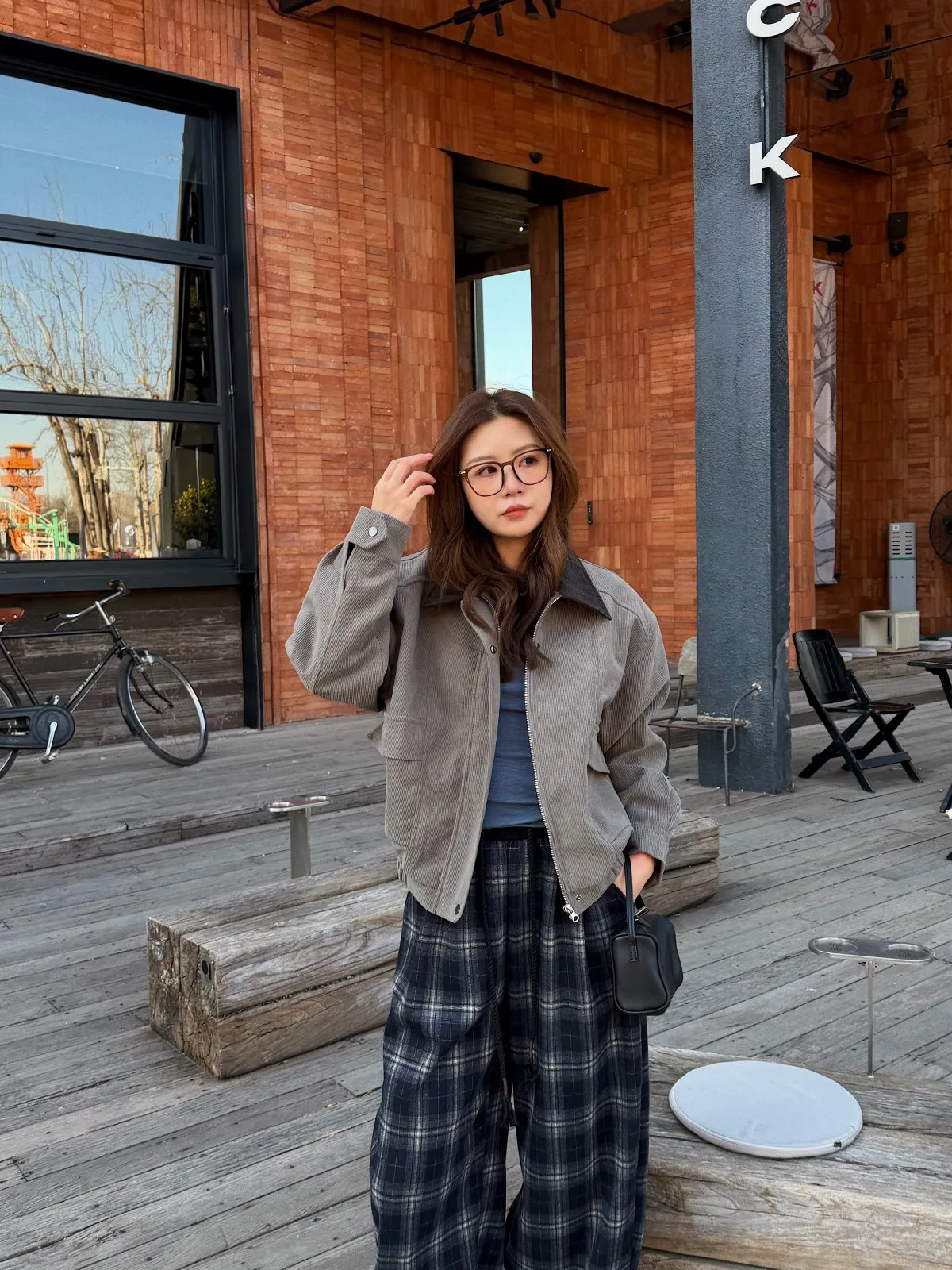 Куртка Acrab в американском ретро-стиле из вельвета с пэчворком и воротником, осенне-зимняя, на молнии, рабочая одежда, верхняя одежда для женщин, с длинными рукавами, из полиэстера
Куртка Acrab в американском ретро-стиле из вельвета с пэчворком и воротником, осенне-зимняя, на молнии, рабочая одежда, верхняя одежда для женщин, с длинными рукавами, из полиэстера