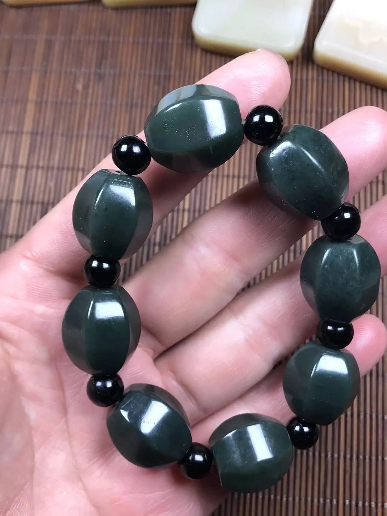 Natural 100% real green hetian Jade round beads carved Cask beads bracelets for couples woman men Gift with jade bracelet
Natural 100% real green hetian Jade round beads carved Cask beads bracelets for couples woman men Gift with jade bracelet
