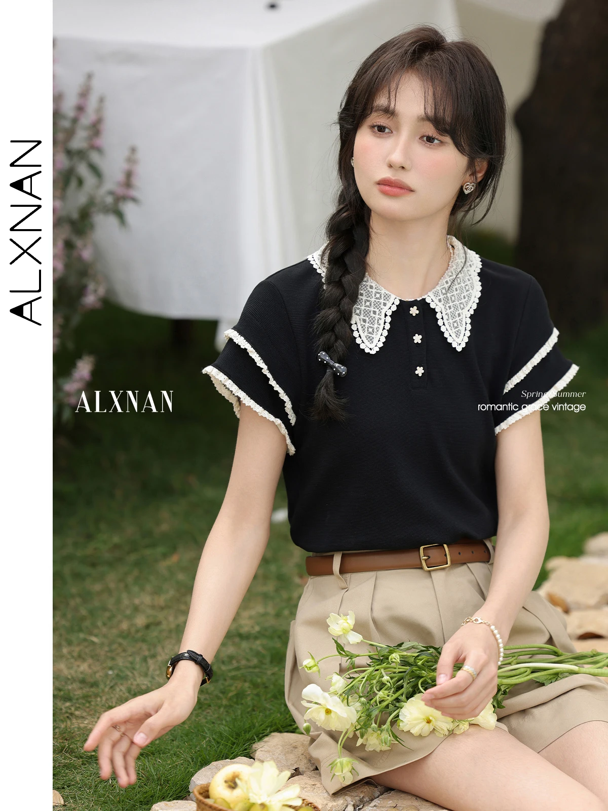 ALXNAN Black Women's T-shirt 2025 Summer Cute Elegant Lace Collar T-shirt Cotton Flower Metal Button Short Sleeve Tops L53535
ALXNAN Black Women's T-shirt 2025 Summer Cute Elegant Lace Collar T-shirt Cotton Flower Metal Button Short Sleeve Tops L53535