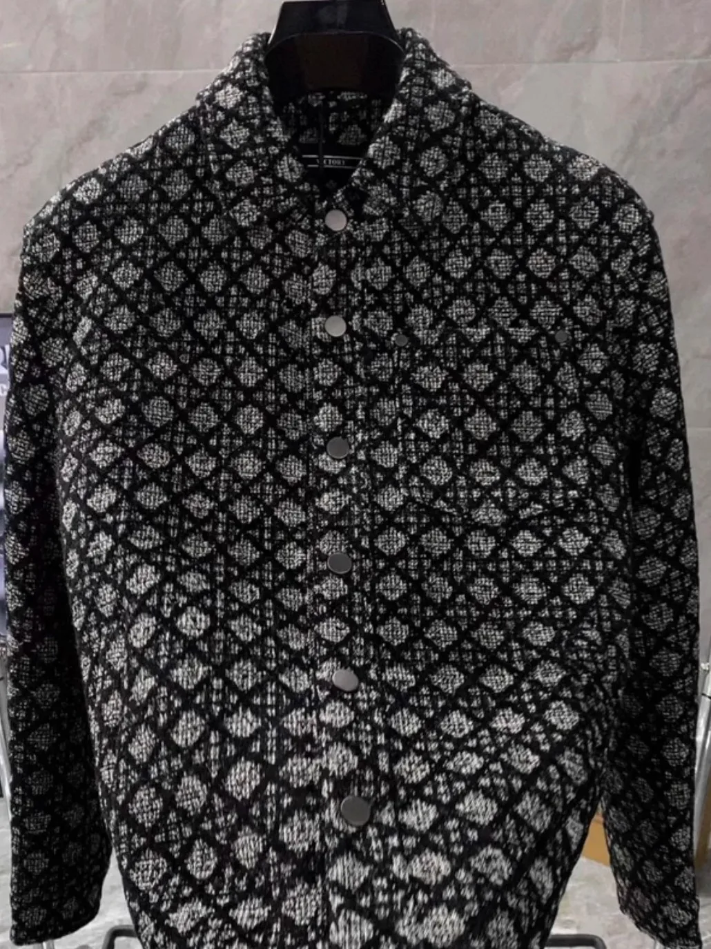 Мужская модная повседневная куртка из шерстяной смеси YR396, осенне-зимняя новинка, легкая, роскошная, универсальная, для молодежи
Мужская модная повседневная куртка из шерстяной смеси YR396, осенне-зимняя новинка, легкая, роскошная, универсальная, для молодежи