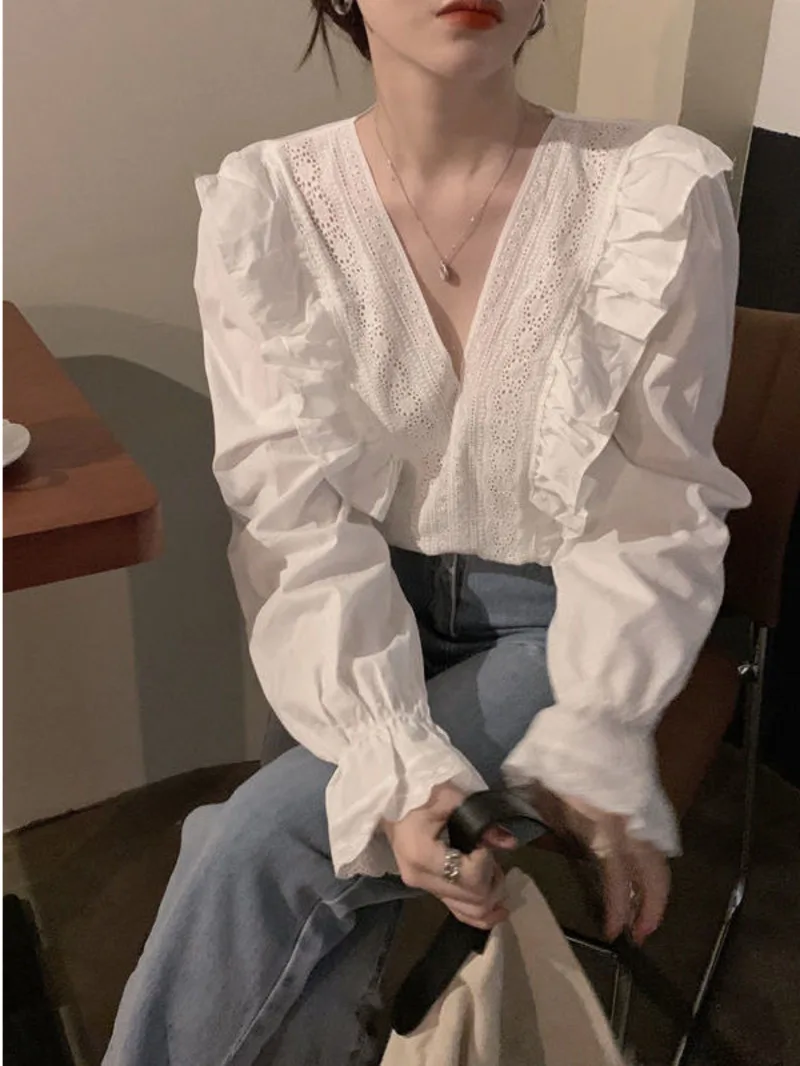 2024 Spring and Autumn New Design Sense temperament Women's summer French ruffle collar loose white long sleeved shirt top T98Q
2024 Spring and Autumn New Design Sense temperament Women's summer French ruffle collar loose white long sleeved shirt top T98Q