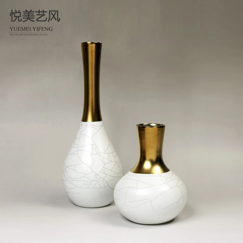 Modern Ceramic Vase Creative Hand Drawn Golden Stroke Desktop Flower Vases European Art Living Room Ornaments Home Decoration
Modern Ceramic Vase Creative Hand Drawn Golden Stroke Desktop Flower Vases European Art Living Room Ornaments Home Decoration