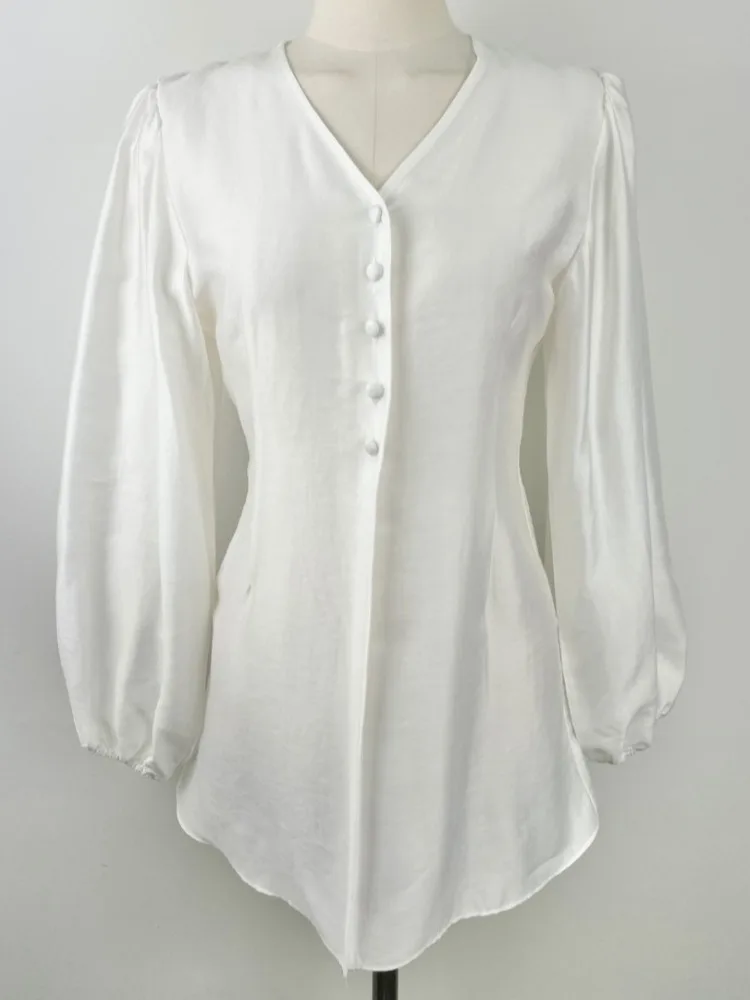 Chic V-Ne Loose Long Lantern Sve irt Spring Versatile Small Button Design Casual Comfortable Women's Top Faionable
Chic V-Ne Loose Long Lantern Sve irt Spring Versatile Small Button Design Casual Comfortable Women's Top Faionable