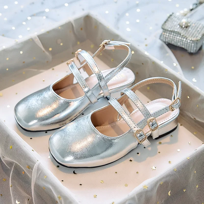 Girls' Princess Leather Shoes 2025 New Retro Fashion Casual Children's Sandals Shallow Mouth Buckle Back Empty Mary Jane Shoes
Girls' Princess Leather Shoes 2025 New Retro Fashion Casual Children's Sandals Shallow Mouth Buckle Back Empty Mary Jane Shoes