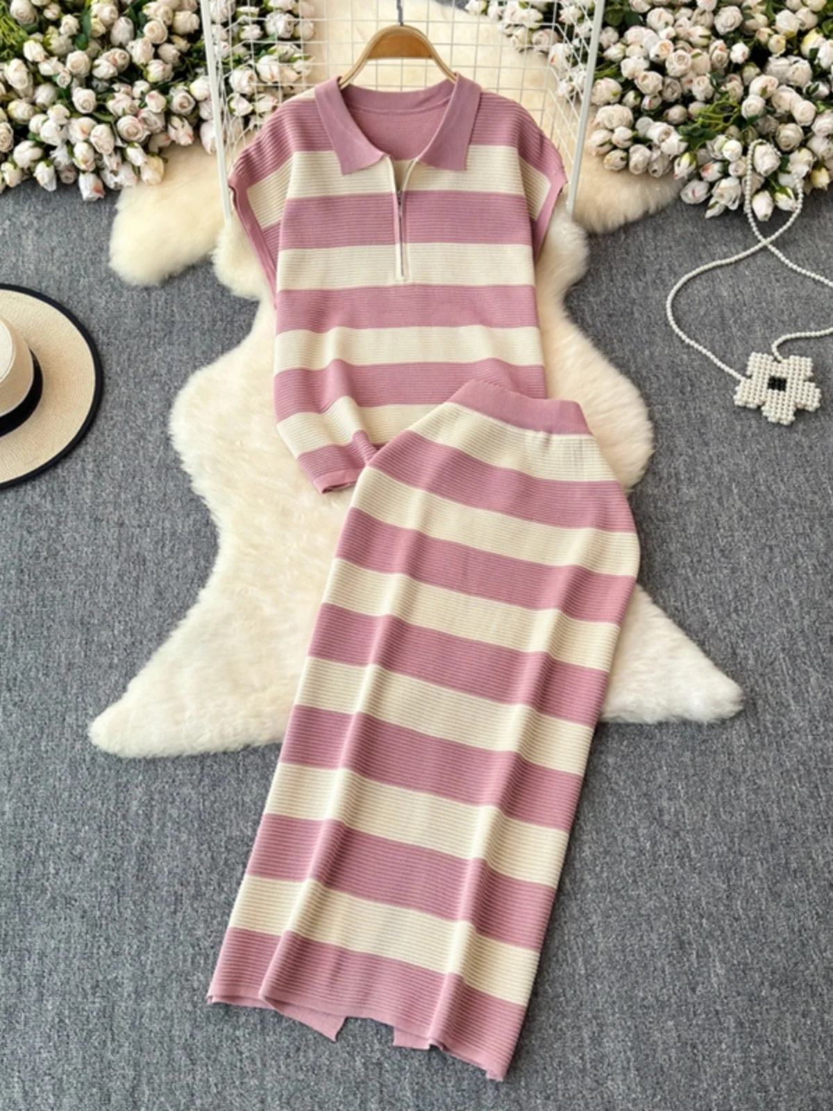 Korean Sle Casual Anti-Aging Set Women's Loose Versatile Collar Color Blo Striped Knit Top f Skirt Two Piece Set
Korean Sle Casual Anti-Aging Set Women's Loose Versatile Collar Color Blo Striped Knit Top f Skirt Two Piece Set