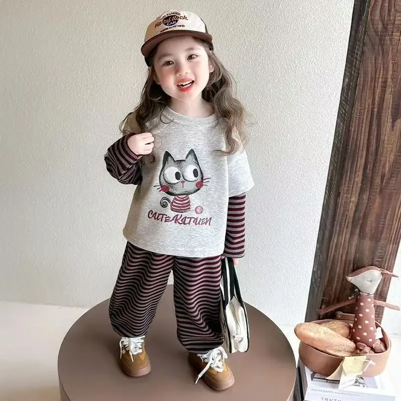 Baby Girl Spring and Autumn Girls' Clothing Set New Children's Cartoon Stripe Casual Sweatshirt Pants Two Piece Set Kids Outfits
Baby Girl Spring and Autumn Girls' Clothing Set New Children's Cartoon Stripe Casual Sweatshirt Pants Two Piece Set Kids Outfits
