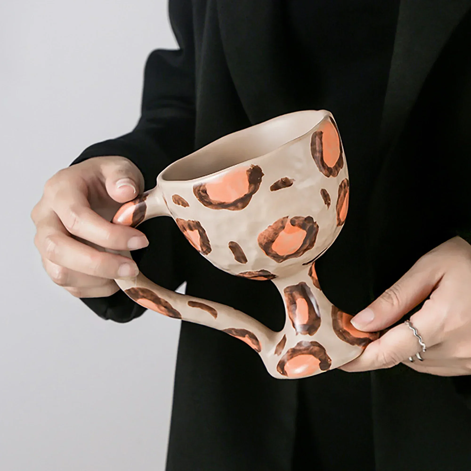 Dessert Pastries Ice Cream Cup Modern Creative Striped Dotted Goblet Handmade Ceramic Mug
Dessert Pastries Ice Cream Cup Modern Creative Striped Dotted Goblet Handmade Ceramic Mug