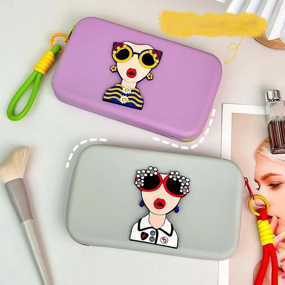 Anti-lost Silicone Wrist Wallet Lightweight Sewn Modern Lady Storage Bag Simple Creative Cartoon Phone Bag Daily
Anti-lost Silicone Wrist Wallet Lightweight Sewn Modern Lady Storage Bag Simple Creative Cartoon Phone Bag Daily