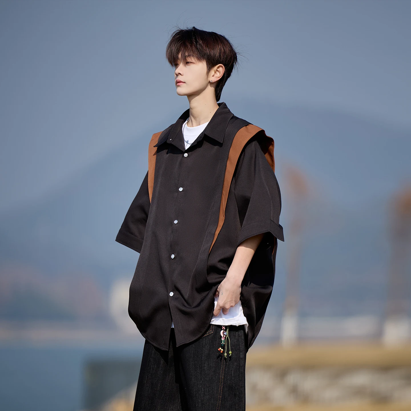 New Summer Lapel Loose Short Sleeve Shirt Men High End Casual Daily Shirts Men Fashion Slim Oversized Breathable Soft Shirts
New Summer Lapel Loose Short Sleeve Shirt Men High End Casual Daily Shirts Men Fashion Slim Oversized Breathable Soft Shirts
