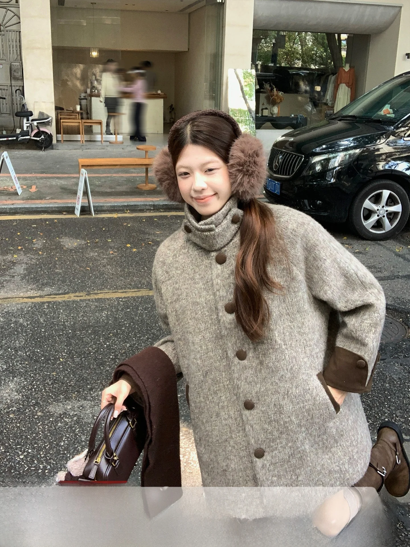 Chic Korean Sle Woolen Coat in Light Caramel Color with Stand Collar for Commuting Slimming Effect Mid-Length Outerwear
Chic Korean Sle Woolen Coat in Light Caramel Color with Stand Collar for Commuting Slimming Effect Mid-Length Outerwear