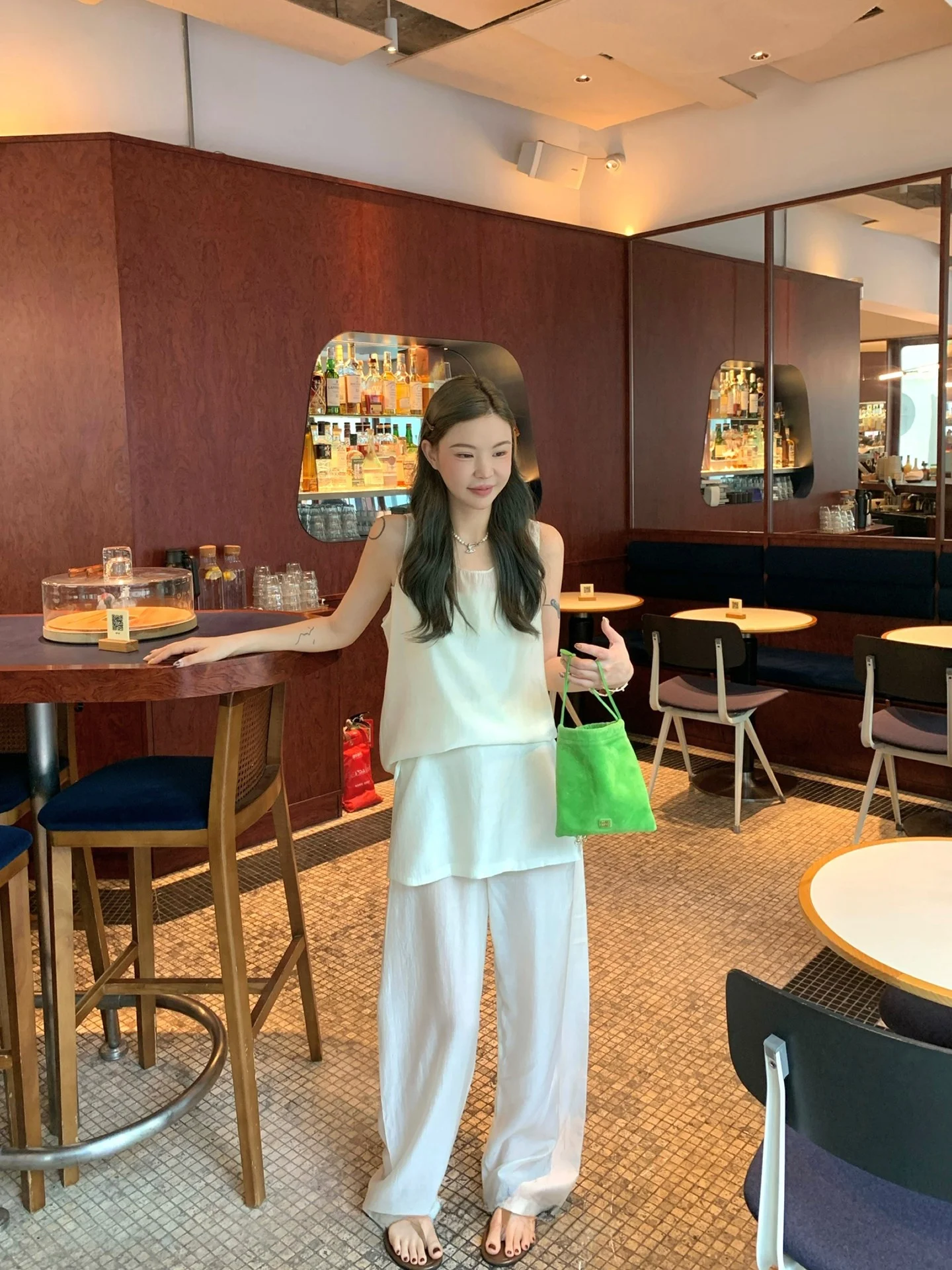 Silk Set Vest Curtain Wide Leg Casual Pants Two Piece Set Women's Fashion Spring Summer round Neck Short Sleeve Overhead
Silk Set Vest Curtain Wide Leg Casual Pants Two Piece Set Women's Fashion Spring Summer round Neck Short Sleeve Overhead