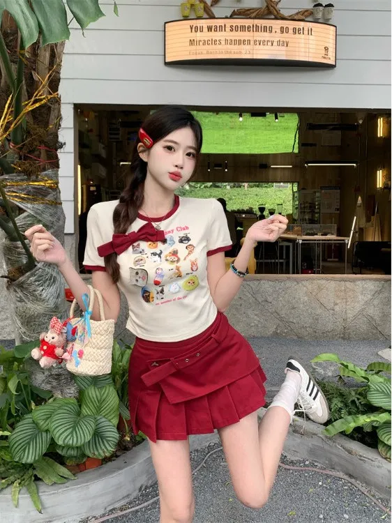 Sweet And Spicy Print Summer New Design plus Size Women's Fashion Set Short Sleeve Top And Half Skirt High Waist Style
Sweet And Spicy Print Summer New Design plus Size Women's Fashion Set Short Sleeve Top And Half Skirt High Waist Style