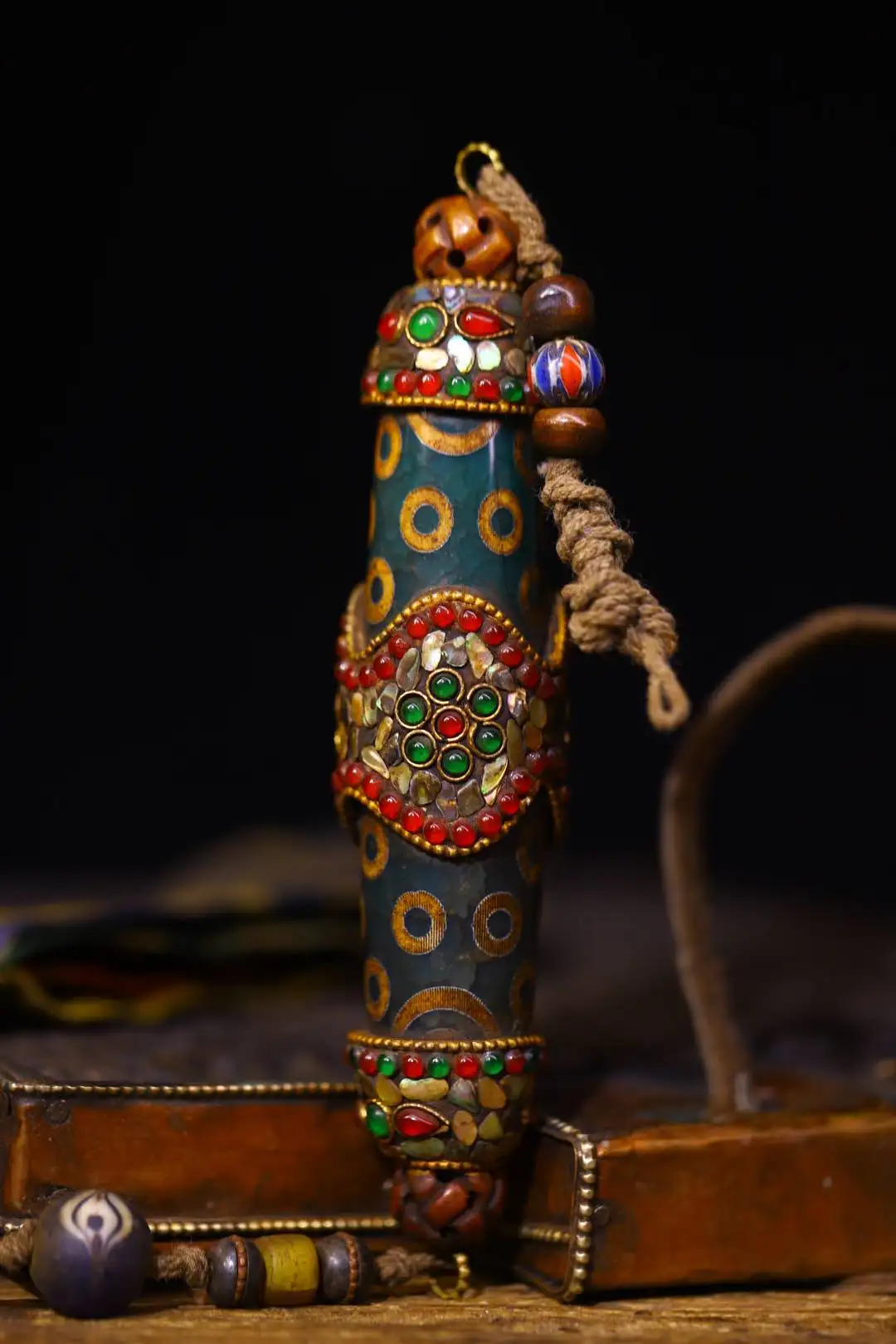 5"Tibetan Temple Collection Old Natural Agate Tibetan Silver Filigree Mosaic Gem gZi Beads Buddha Beads Pendant Amulet Dharma
5"Tibetan Temple Collection Old Natural Agate Tibetan Silver Filigree Mosaic Gem gZi Beads Buddha Beads Pendant Amulet Dharma