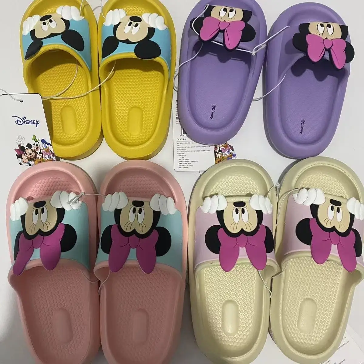 Летние детские тапочки Disney с принтом Микки и Минни Маус для маленьких мальчиков и девочек, нескользящая мягкая домашняя пляжная обувь для дома
Летние детские тапочки Disney с принтом Микки и Минни Маус для маленьких мальчиков и девочек, нескользящая мягкая домашняя пляжная обувь для дома