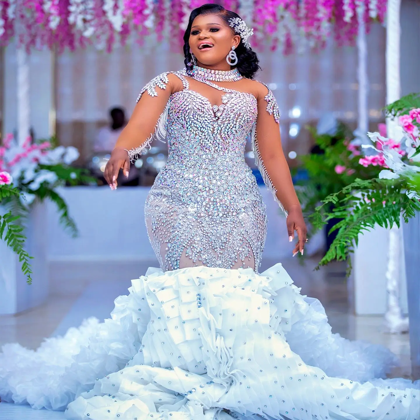 Customized White Mermaid Wedding Dress Tiers Rhinestones Sheer Neck Full Sleeves Detachable Train Elegant Bridal
Customized White Mermaid Wedding Dress Tiers Rhinestones Sheer Neck Full Sleeves Detachable Train Elegant Bridal