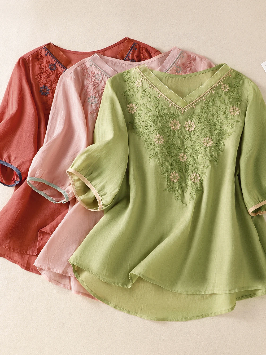 Свободная повседневная женская футболка большого размера в стиле ретро из хлопка и льна с вышивкой, удобный дышащий летний топ с v-ne ort Sve
Свободная повседневная женская футболка большого размера в стиле ретро из хлопка и льна с вышивкой, удобный дышащий летний топ с v-ne ort Sve