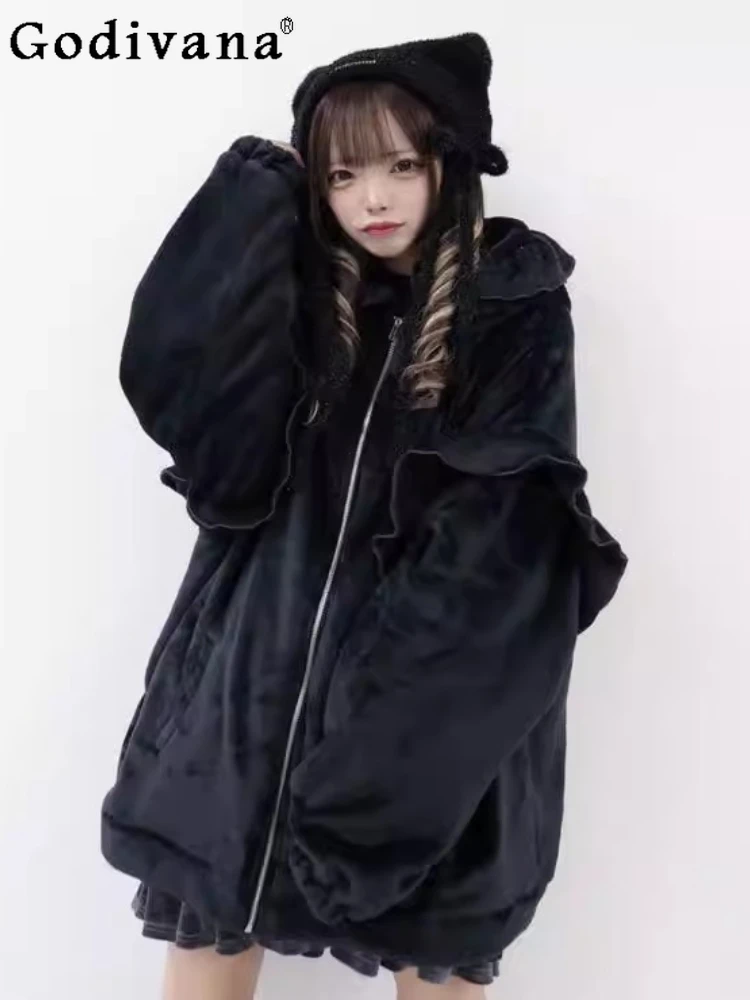 Осень и зима New Mine Subculture Black Sweet Cool Куртка из искусственного меха с капюшоном для девочек Готическая свободная тонкая повседневная куртка с мехом Y2k Пальто
Осень и зима New Mine Subculture Black Sweet Cool Куртка из искусственного меха с капюшоном для девочек Готическая свободная тонкая повседневная куртка с мехом Y2k Пальто
