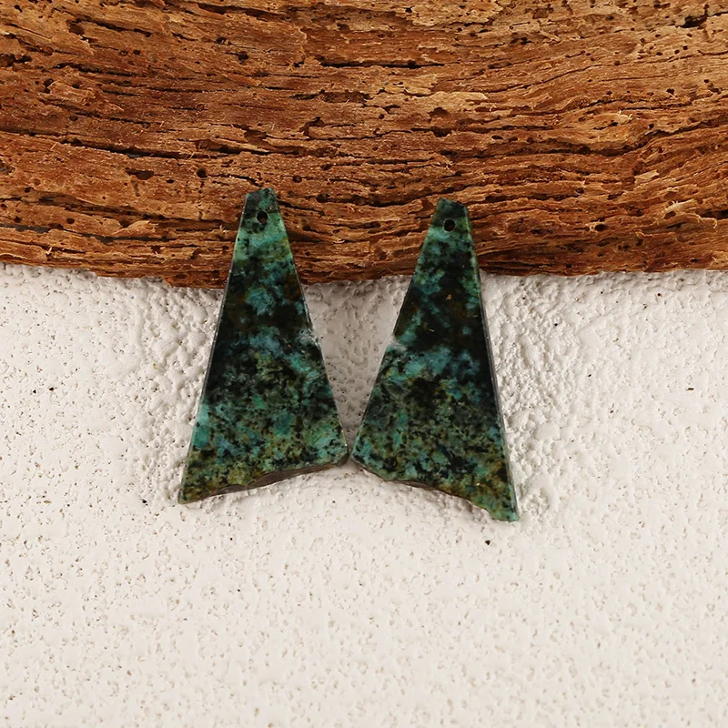 Бусины B&F Nugget Chrysocolla, бусины из натуральных камней ручной работы, полированные камни для изготовления ювелирных изделий.
Бусины B&F Nugget Chrysocolla, бусины из натуральных камней ручной работы, полированные камни для изготовления ювелирных изделий.